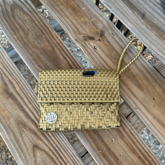 Recycled plastic wristlet - Picture 3 of 3